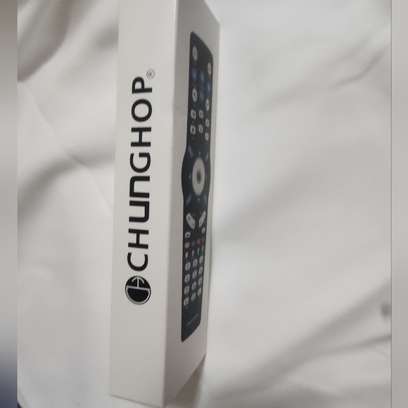 Chunghop Universal Remote2 - Picture 2 of 4